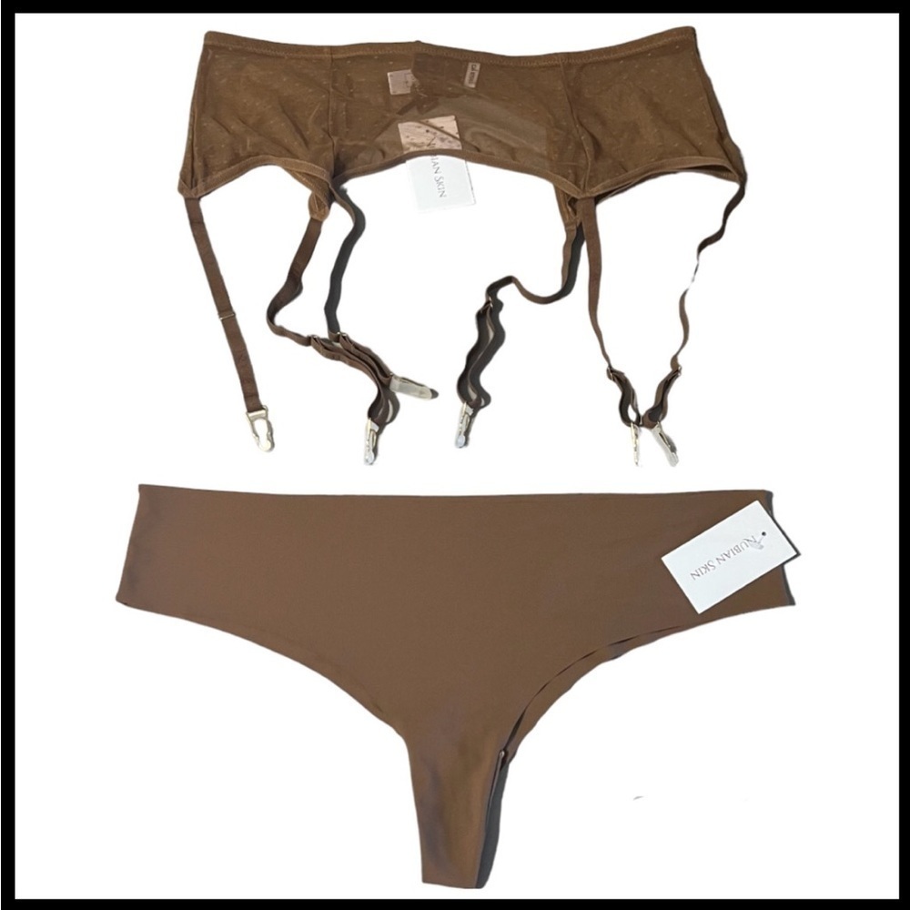 NUBIAN SKIN NWT Plumetis Suspender Belt & Naked Brazilian Brief Set in Cinnamon